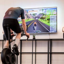 BH Fitness Exercycle+ Smart Bike -Cardio Fitness Verkäufe bh fitness exercycle smart bike training 900x900 2023 1