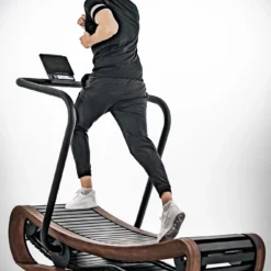 NOHRD Sprintbok V.2 Lamellenlaufband 31 NOHRD Sprintbok V.2 Lamellenlaufband -Cardio Fitness Verkäufe nohrd sprintbok v2 laufband lifestyle 3 2000x2000 2023