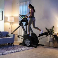 NordicTrack Crosstrainer FS14i FreeStride Trainer -Cardio Fitness Verkäufe nordictrack fs14i freestride trainer crosstrainer ellipsentrainer lifestyle 1 2000x2000 2023