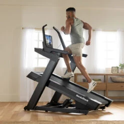 NordicTrack Incline X16 Laufband 18 NordicTrack Incline X16 Laufband -Cardio Fitness Verkäufe nordictrack incline laufband x16 lifestyle 3 1300x1300 2025