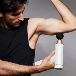 Synca KiTTa Massagepistole -Cardio Fitness Verkäufe synca kitta massagepistole oberarmmassage 1000x1000 2021