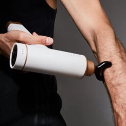 Synca KiTTa Massagepistole -Cardio Fitness Verkäufe synca kitta massagepistole unterarmmassage 1000x1000 2021