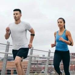 Wahoo Fitness TICKR Fit Herzfrequenzarmband 7 Wahoo Fitness TICKR Fit Herzfrequenzarmband -Cardio Fitness Verkäufe wfbthr03 wahoo tickr fit herzfrequenzarmband pulsmesser lifestyle 2 1000 2019